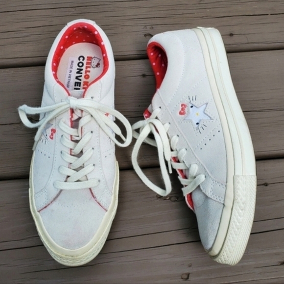 Converse X Hello Kitty Sanrio One Star Suede Leather Kawaii Cute Low Top Sneaker - Picture 2 of 9